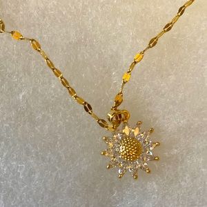 Brand new never worn sunflower necklace